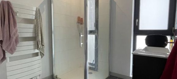 Apartamento de 3 dormitorios en Laval, France No. 362575 5