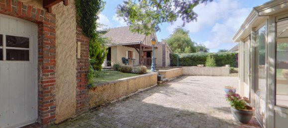 5 bedrooms House in Chartres, France No. 93430 8