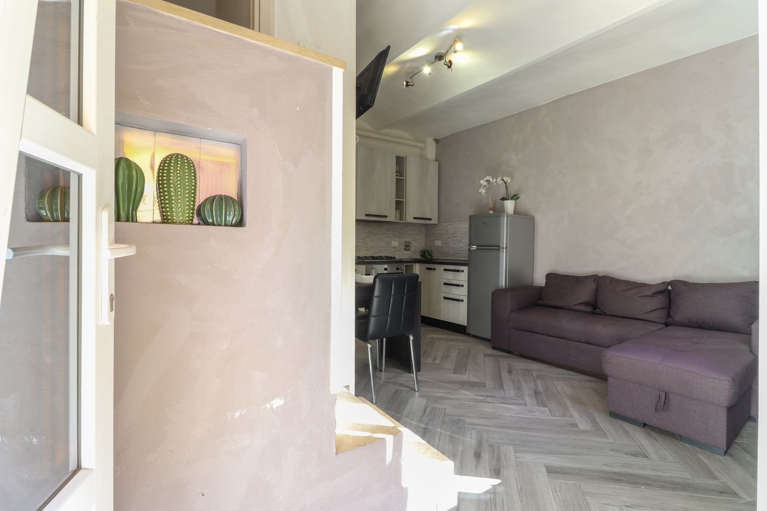 48m² Building in Bologna, Italy No. 62504