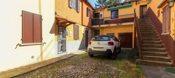 48m² Building in Bologna, Italy No. 62504 2