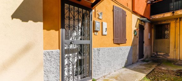 48m² Building in Bologna, Italy No. 62504 3