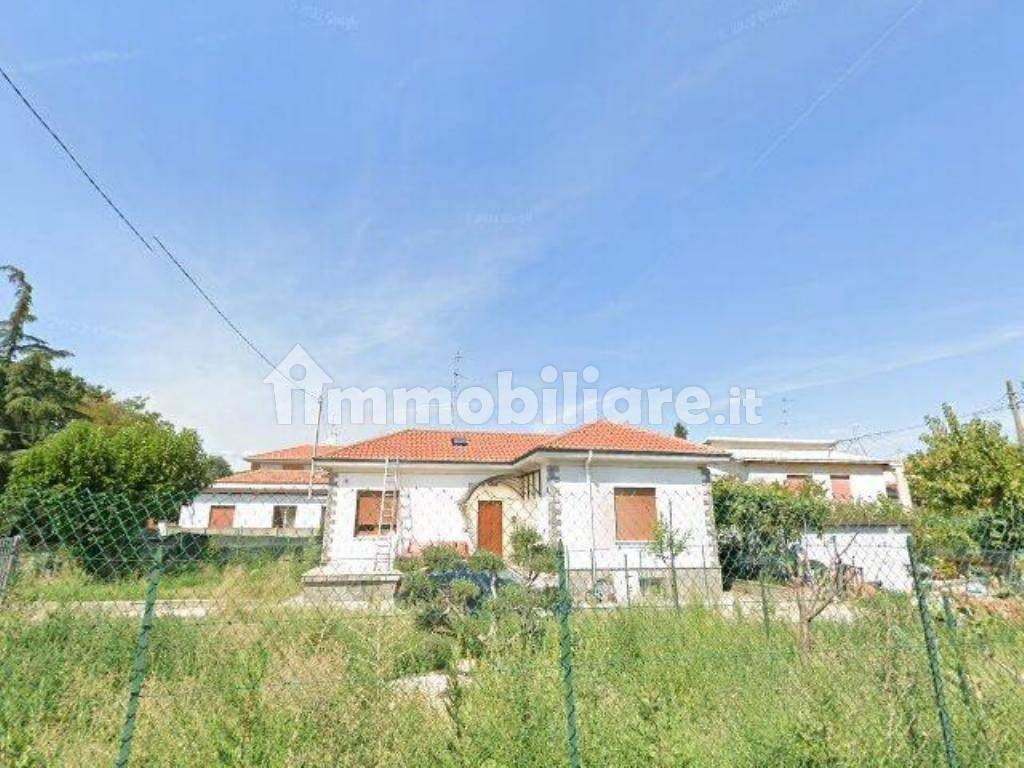 3 غرف نوم شقة في Busto Arsizio, Italy رقم 283553