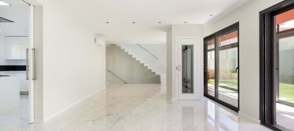 3 bedrooms Villa in Sintra, Portugal No. 133818 2