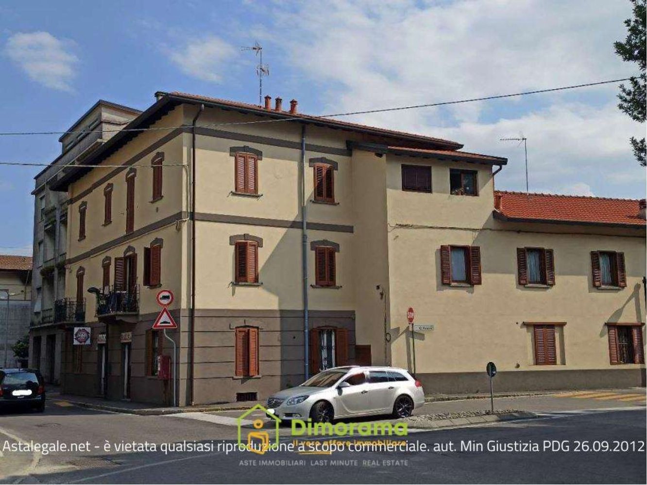3-salle Appartement à Giussano, Italy No. 9598
