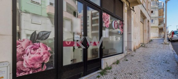 130m² Commercial property in Lisbon, Portugal No. 90785 5