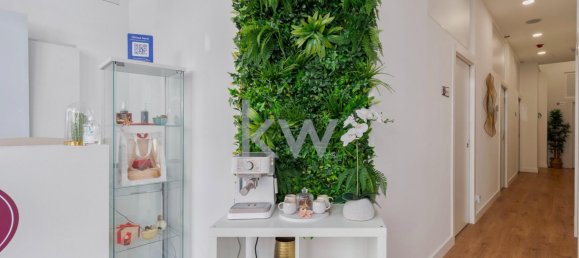 130m² Commercial property in Lisbon, Portugal No. 90785 13