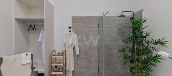 130m² Commercial property in Lisbon, Portugal No. 90785 4