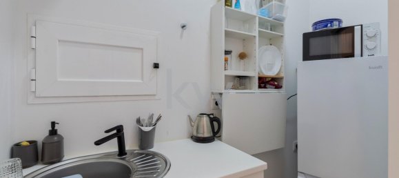 130m² Commercial property in Lisbon, Portugal No. 90785 16