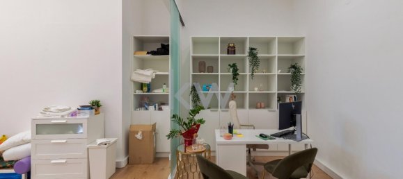 130m² Commercial property in Lisbon, Portugal No. 90785 30