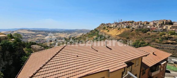 3 bedrooms House in Enna, Italy No. 351528 10