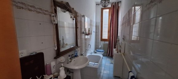 Apartamento de 3 dormitorios en Reggio Emilia, Italy No. 358073 5