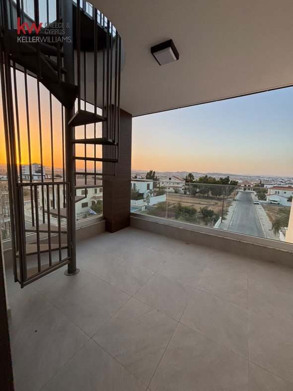 Квартира с 2 спальнями в Ларнака, Кипр № 26487