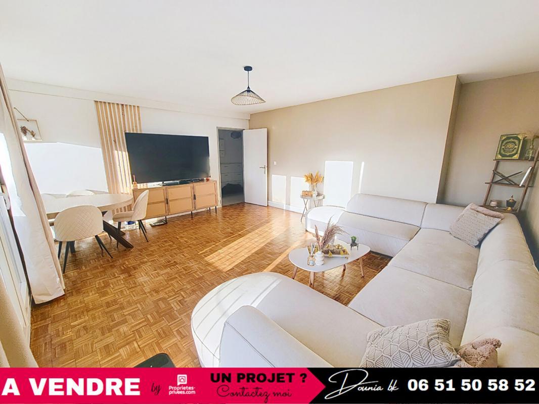 2 bedrooms Apartment in Creil, France No. 157252