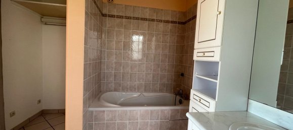 3 Schlafzimmer Wohnung in Saint-Etienne, France, Nr. 197654 4