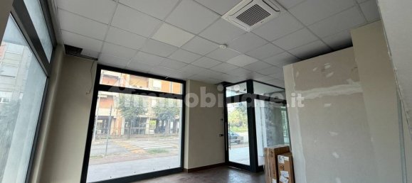 Коммерческая недвижимость с 2 комнатами в Изола дель Лири, Италия № 281923 20