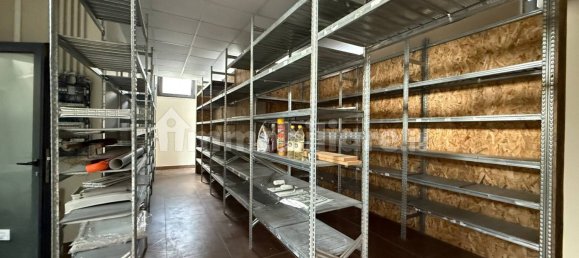 Коммерческая недвижимость с 2 комнатами в Изола дель Лири, Италия № 281923 10