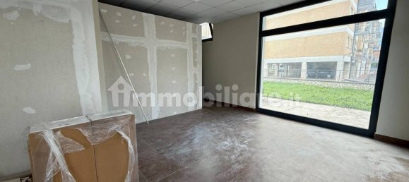 Коммерческая недвижимость с 2 комнатами в Изола дель Лири, Италия № 281923 15