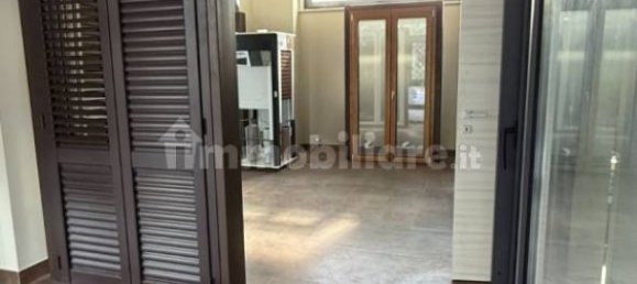 Коммерческая недвижимость с 2 комнатами в Изола дель Лири, Италия № 281923 4