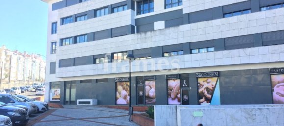 96m² Commercial property in Amadora, Portugal No. 129672 10