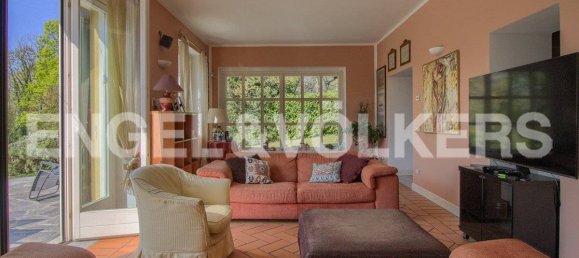5 bedrooms Villa in Varese, Italy No. 68639 3