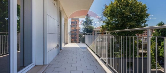 Квартира с 2 спальнями в Бусто Арсицио, Италия № 270493 2