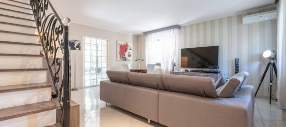 4 bedrooms Villa in Rivalta di Torino, Italy No. 351204 3