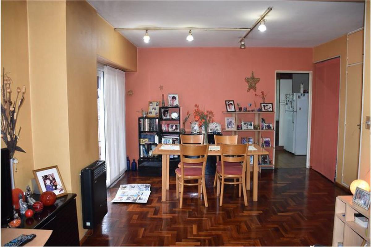 Apartamento de 3 dormitorios en Buenos Aires, Argentina No. 99200