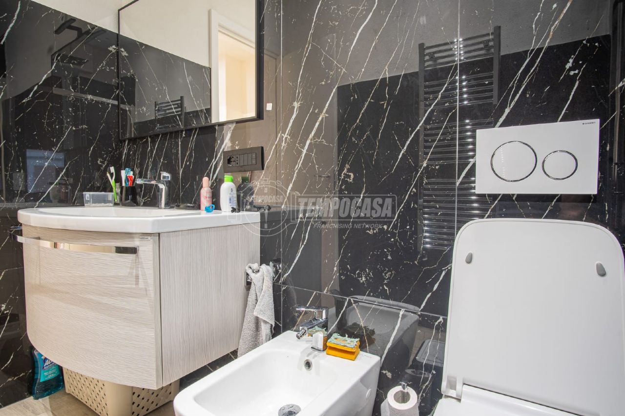 Apartamento de 3 dormitorios en Chiavari, Italy No. 36541