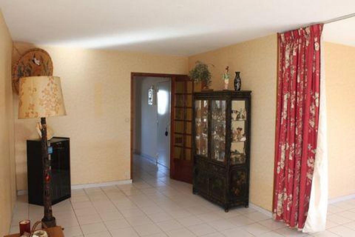 3 bedrooms Apartment in Talence, France No. 10189