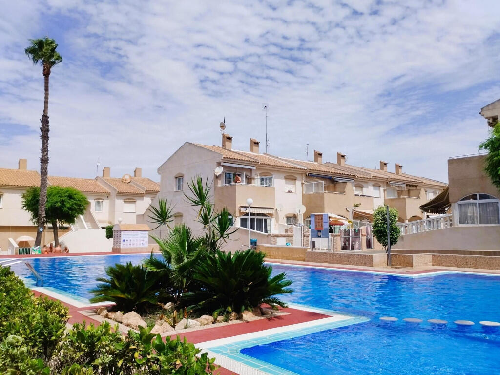 2 غرف نوم بنغالو في Torrevieja, Spain رقم 261750