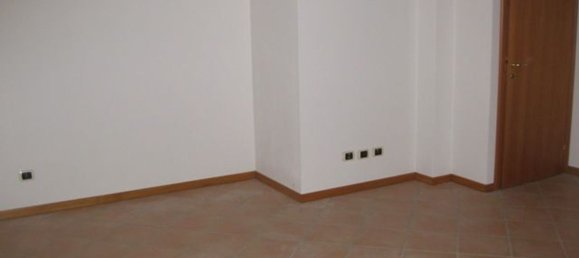 3 rooms Apartment in Valfenera, Italy No. 71723 3