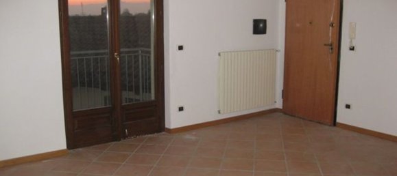 3 rooms Apartment in Valfenera, Italy No. 71723 5