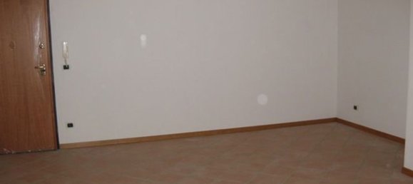 3 rooms Apartment in Valfenera, Italy No. 71723 9