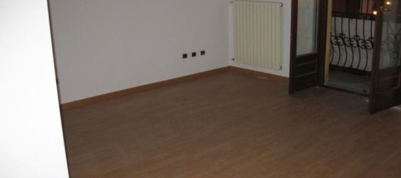 3 rooms Apartment in Valfenera, Italy No. 71723 4