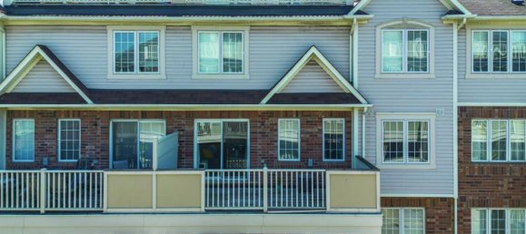 2 bedrooms House in Mississauga, Canada No. 680 3