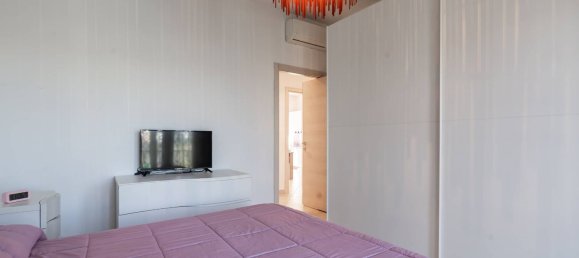 Apartamento de 3 habitaciónes en Monza, Italy No. 226820 4