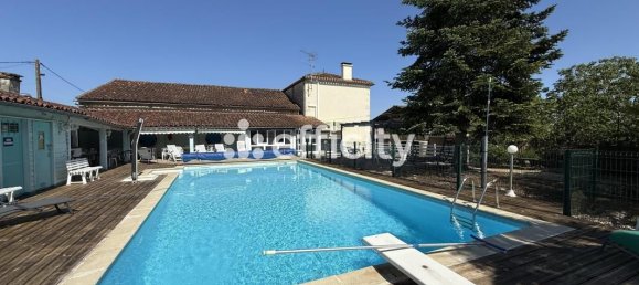 9 bedrooms Castles in Valence, France No. 342318 3