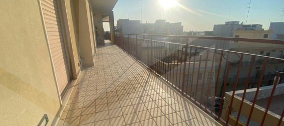 3 rooms Penthouse in Bitonto, Italy No. 28565 4