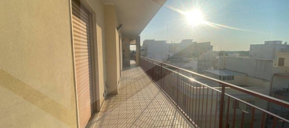 3 rooms Penthouse in Bitonto, Italy No. 28565 3