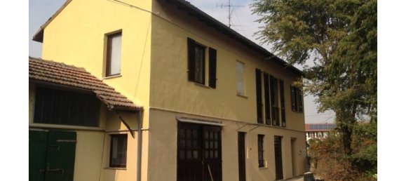 5 bedrooms Villa in Candia Lomellina, Italy No. 252459 2