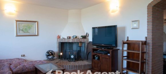 3 Schlafzimmer Haus in Fano, Italy, Nr. 101523 4