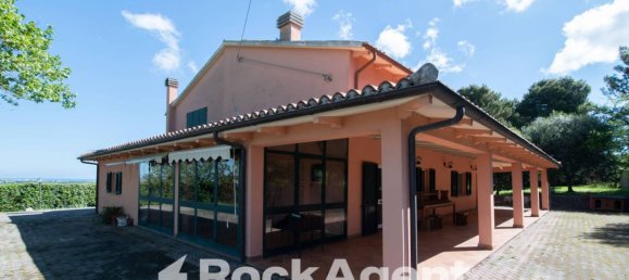 3 Schlafzimmer Haus in Fano, Italy, Nr. 101523 9