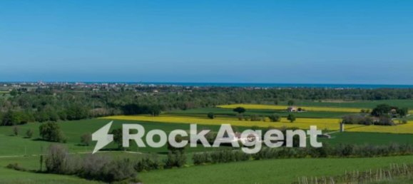 3 Schlafzimmer Haus in Fano, Italy, Nr. 101523 14