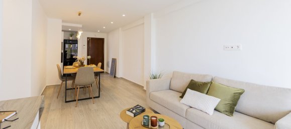 Apartamento de 3 dormitorios en Torremolinos, Spain No. 181397 2