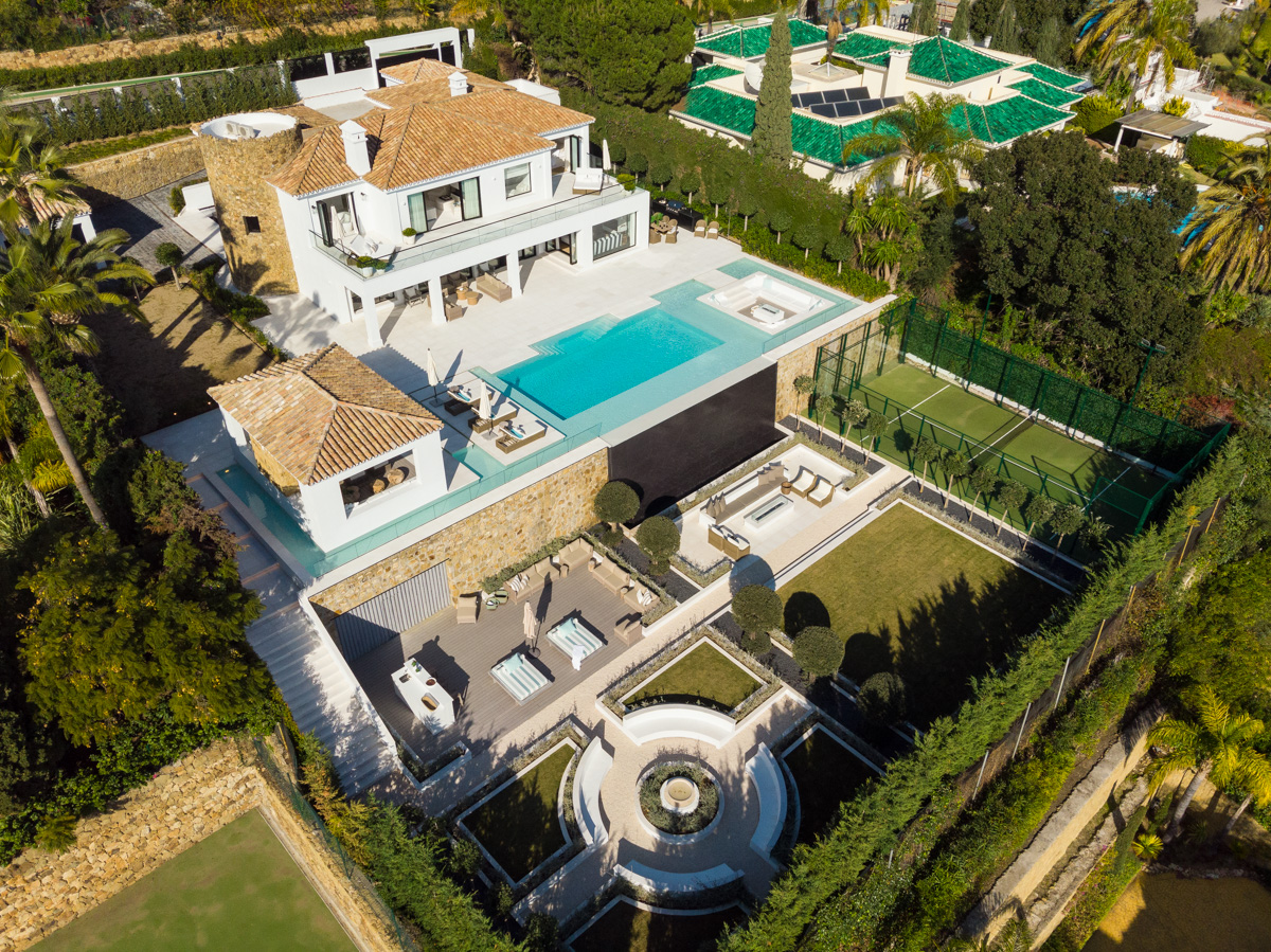 5 bedrooms Castles in Marbella, Spain No. 104363