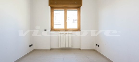 2 rooms Apartment in Rome, Italy No. 12275 82