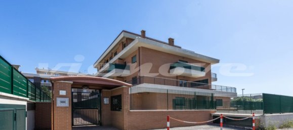 2 rooms Apartment in Rome, Italy No. 12275 3