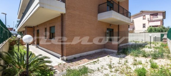 2 rooms Apartment in Rome, Italy No. 12275 94