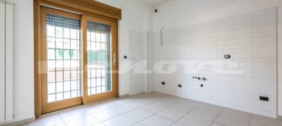 2 rooms Apartment in Rome, Italy No. 12275 12