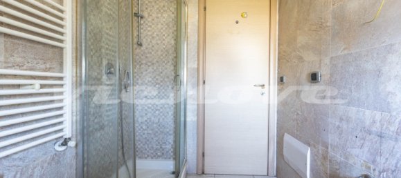 2 rooms Apartment in Rome, Italy No. 12275 105